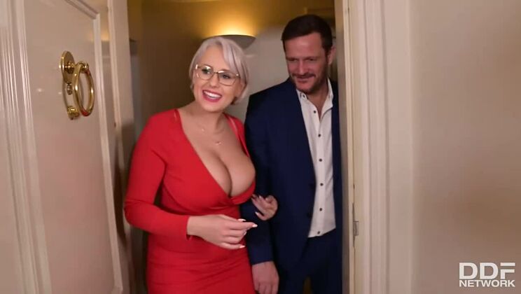 [DDFNetwork] - Blonde & Brunette MILFs Sofia Lee & Angel Wicky - Valentine's DP & Pussy Licking