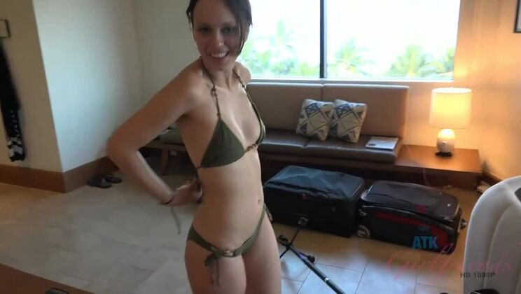 [ATKGirlfriends] - Amateur Jade Nile Gets Filled - Footjob & Creampie