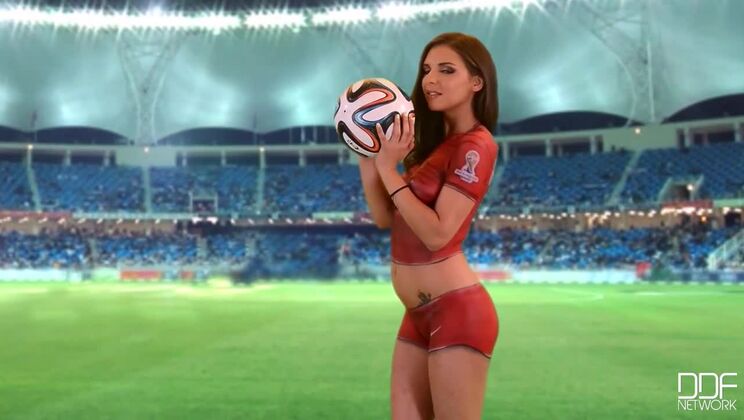 Tattooed Henessy’s Medium Tits: Russian Brunette Outdoor Performance