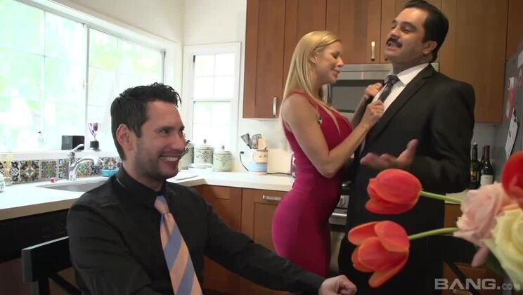 Mature blonde Alexis Fawx takes cum on her face