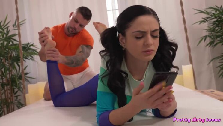 [PrettyDirtyTeens] - Mia Trejsi Gets Deepthroat and Facial on Massage Table - Mia Trejsi