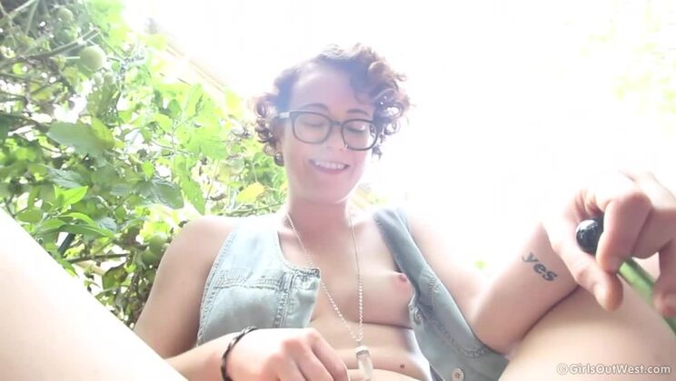 POV Squirt with Rosie in the Yard