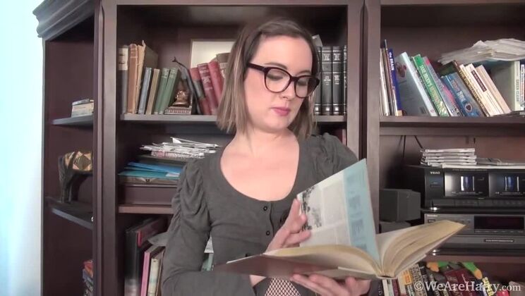 [WeAreHairy] - Ruby Rose Rubbing Herself Naked on Floor - Ruby Rose