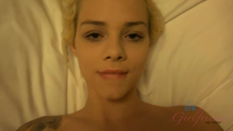 Elsa Jean's Pussy Gets a Cum Load from Her Lover