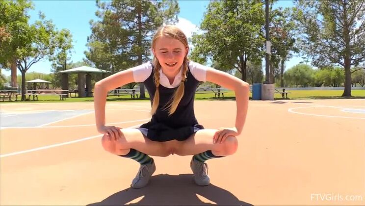 [FTVGirls] - Beautiful Sharlotte: A Voyeur's Dream