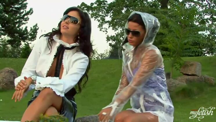 [Tainster] - Wetlook Lesbian Fun with Billy Raise and Tea - Tea - Billy Raise