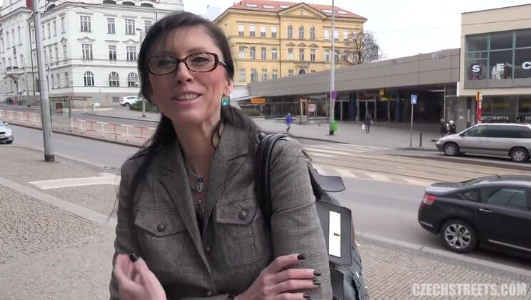 Czech MILF Street Pickup 92