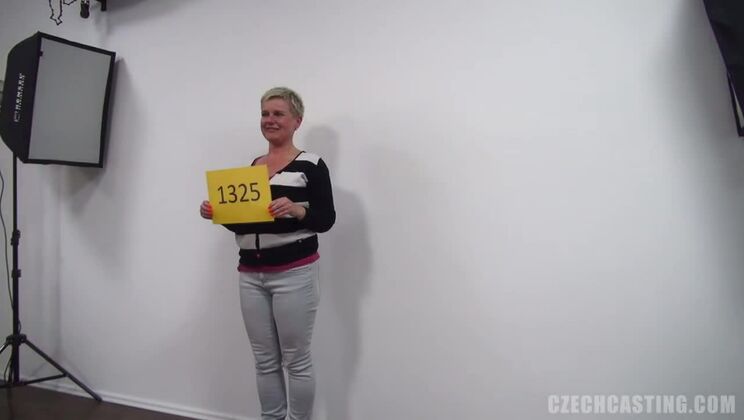 Dagmar's Tempting Mature Body