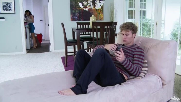 [TwistysHard] - Big Boobs Brunette Romi Rain Gets Dirty - Romi Rain - Michael Vegas