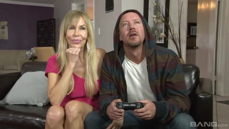 [BANG.com] - Erica Gets a Big Cum Load on Her Face from Stepdaughter's Boyfriend - Erica Lauren