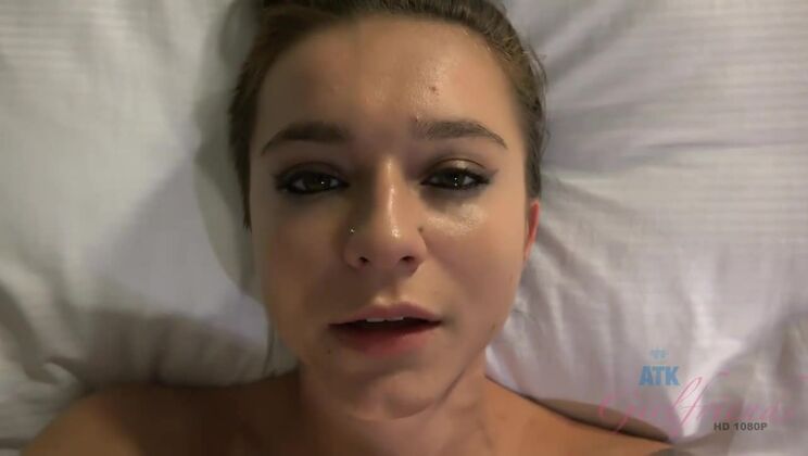 Girlfriend Kharlie Stone Loves Footjob Creampie