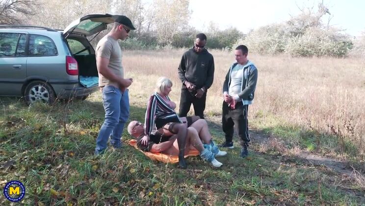 4 Guys, 1 Mature Woman - Amy's Insatiable Desire