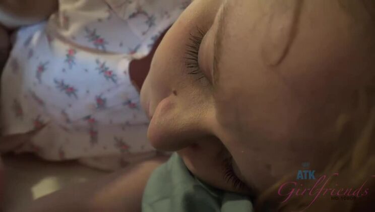 Creampie Fucking with Girlfriend Lucy Valentine