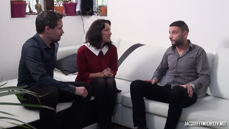 Leonie's Stockings Get Torn in a Fierce Threesome