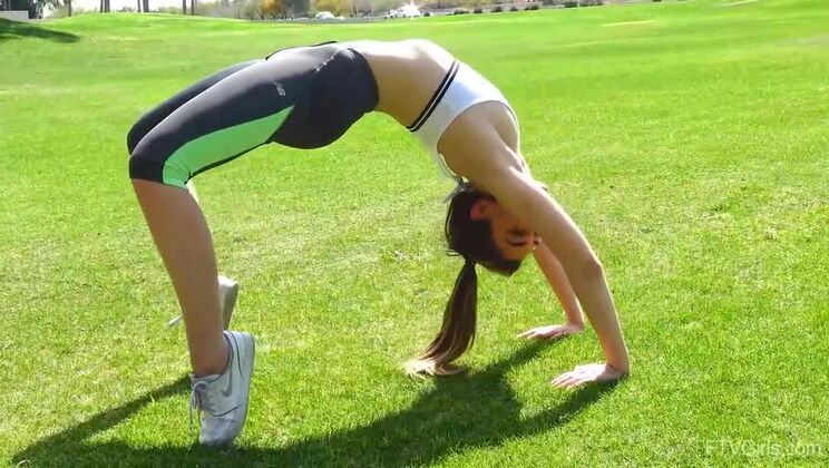 [FTVGirls] - Firm and Sexy Valentina Solo - Valentina