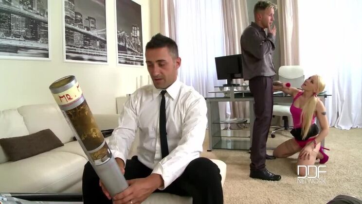 [HandsOnHardcore] - Lola Taylor's Erotic Fingering Session