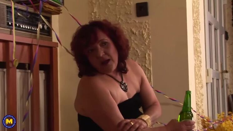 Sexy Mature Lesbians: Marni and Sybille Get Down