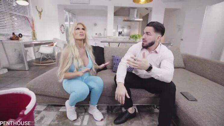 Casca Akashova: Housekeeper with a Big Booty