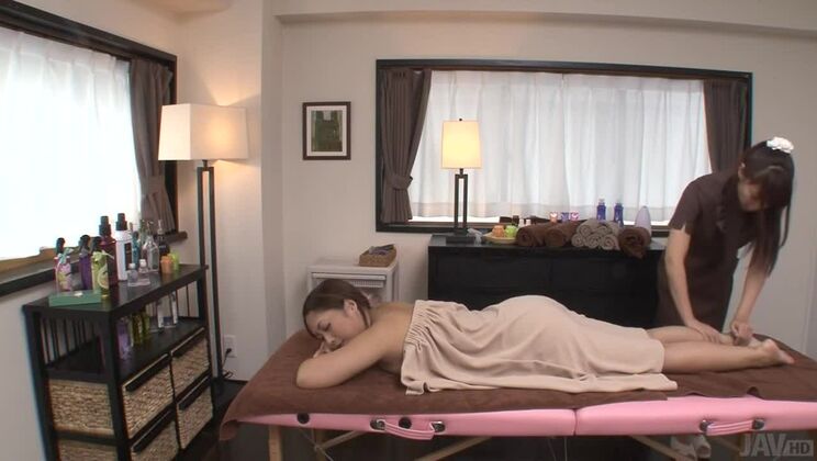 Maika and Yuna Harumoto's Hot Lesbian Moment