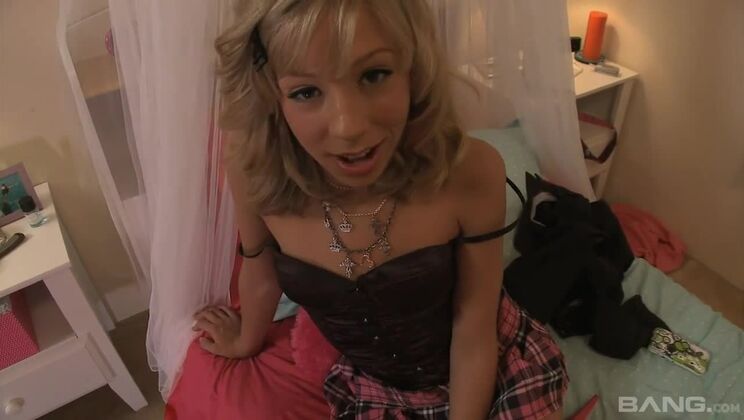 Chastity Lynn Experiences Raw Sex and Facial Cum