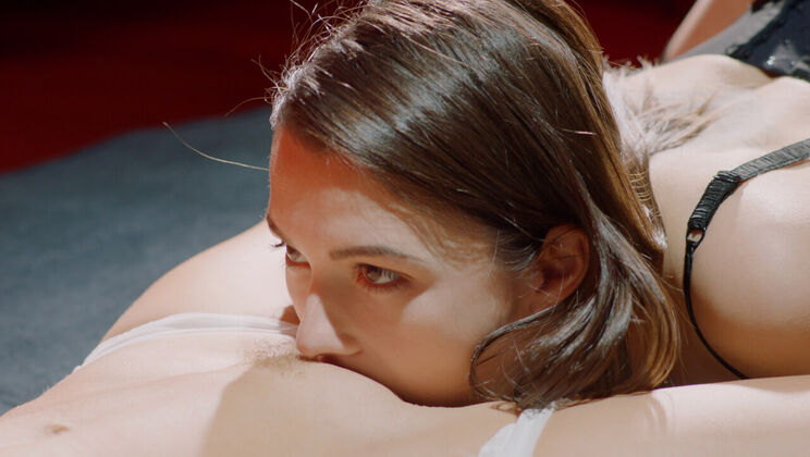 [UltraFilms] - Lesbian Lust: Alexis & Hayli Get Intimate