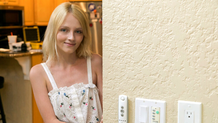 [DetentionGirls] - Deepthroat Action with Blonde Kate Bloom - Kate Bloom