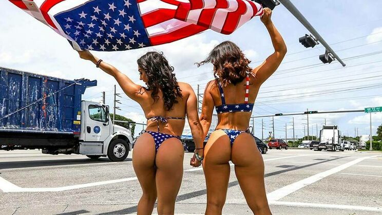 Big Tits Brunettes Suck & Ride Together