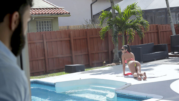 [FamilyStrokes] - Taboo Pool Play with Family Members - Vienna Black - Derrick Ferrari