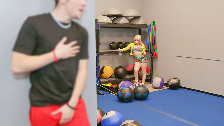 Nikki's Complimentary MILF Massage