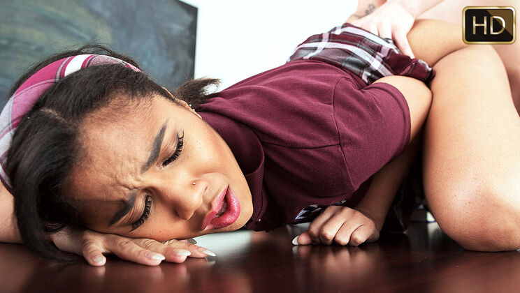 [InnocentHigh] - Loni's Schoolgirl Dreams