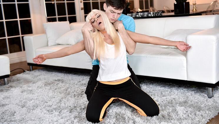 [MYLF] - Slit Training with MILF Marie Mccray