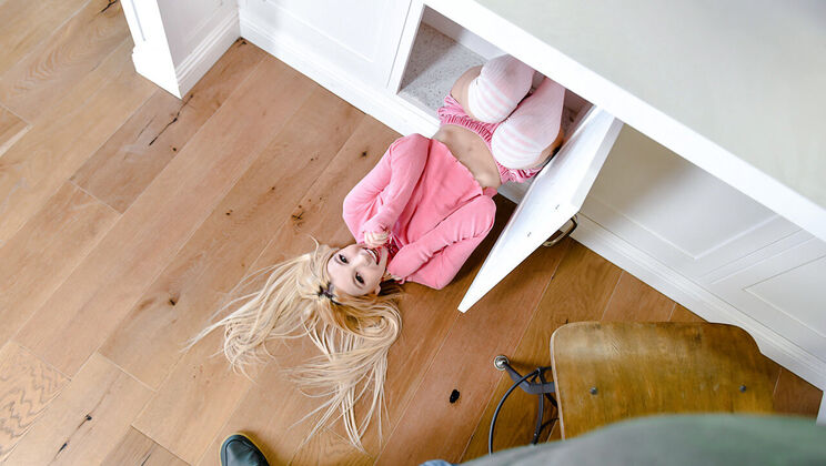 [ExxxtraSmall] - Romping the Flexible Teen Kenzie Reeves