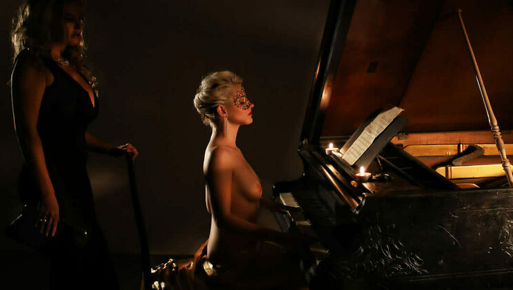 Fingering Candy's Pussy