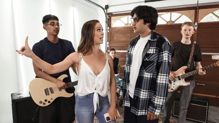 [Brazzers] - Sexy Mom Gets Fucked - Cherie Deville - Juan Loco - Jimmy Michaels - Diego Perez