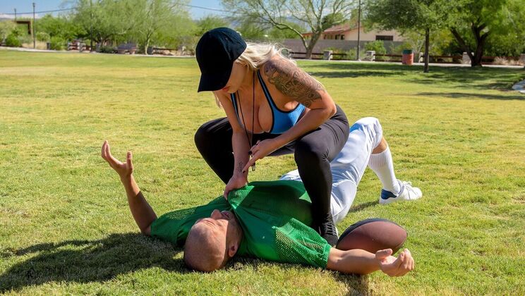 [Brazzers] - Face Sitting on the Dummy