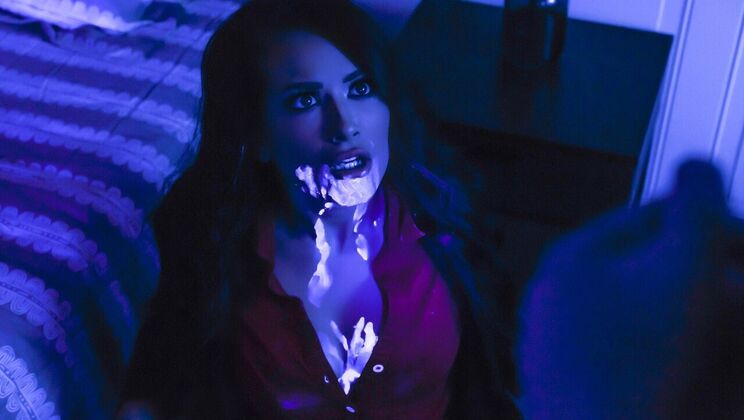 Katrina Jade Gets Creamy Facial