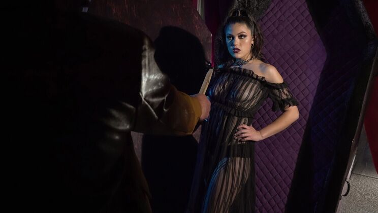 [Brazzers] - Missionary in the Haunted Crypt - Charles Dera - Kendra Spade