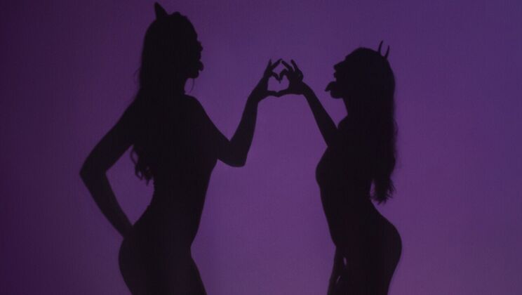 [WeLiveTogether] - Face Sitting and Ass Fingering with Latina Beauties - Gianna Dior - Desiree Dulce