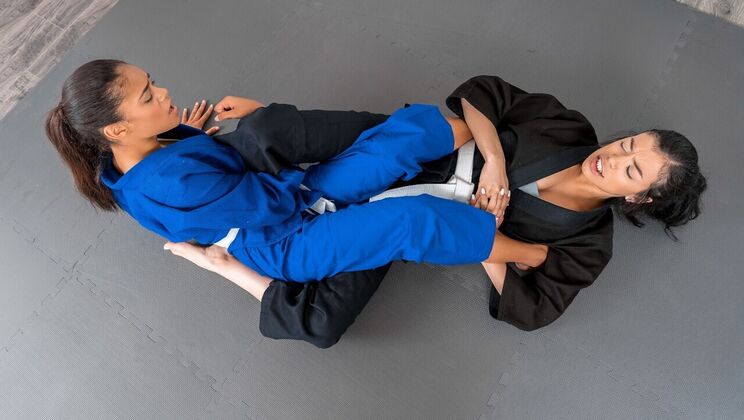 [LookAtHerNow] - Amateur Self-Defense Fuck – Big Tits, Vibrator & Strap-On Fun - Scarlit Scandal - Savannah Sixx