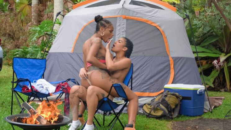 [RKPrime] - Lesbian Face Sitting and Pussy Licking Action - Sarai Minx - Maya Farrell