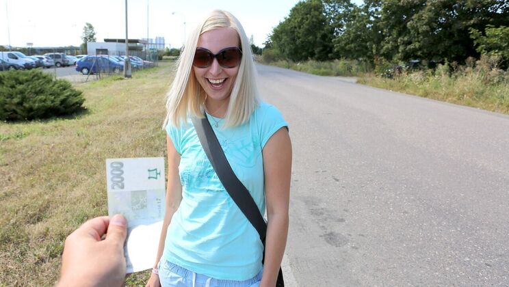 Sexy Blonde Outdoor Amateur Creampie