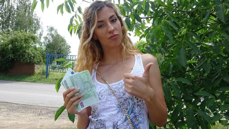 Public Fuck Caught on Amateur Cam