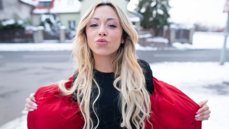 [PublicAgent] - Amateur Fucked in Cowgirl Style - Stanley Johnson - Jennifer Amilton