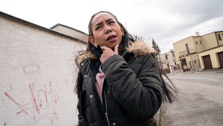 [PublicAgent] - Asian Teen in Socks Gets Fucked for Cash - Erik Everhard - Killa Raketa