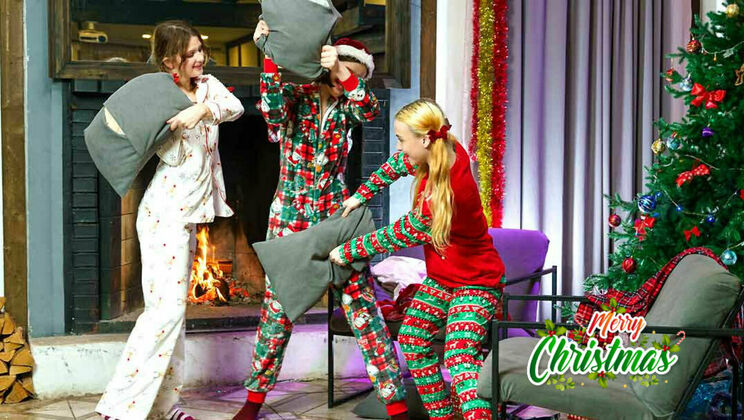 [ClubSweethearts] - Lina Sun and Friends Enjoy a Lesbian Threesome - Margo von Teese - Lina Sun - Blair Venimore