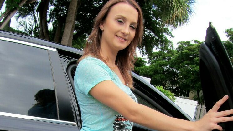 [StrandedTeens] - Indiana Teen Banged in Car - Sadie Leigh