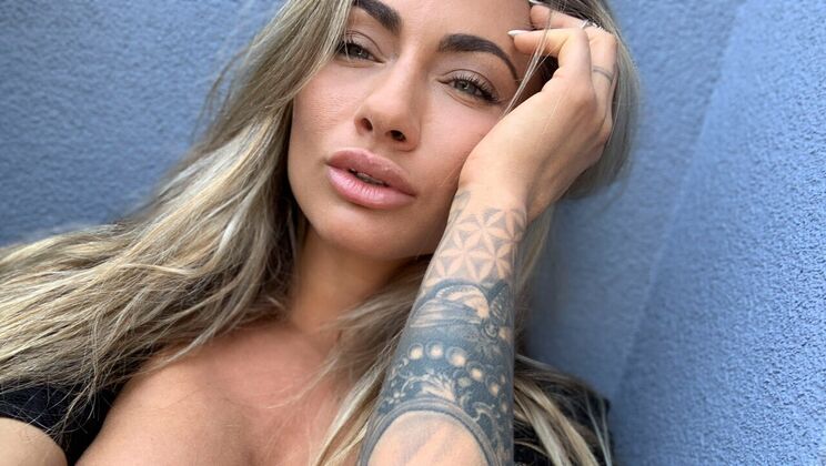 Asian Amateur Wanks on Balcony