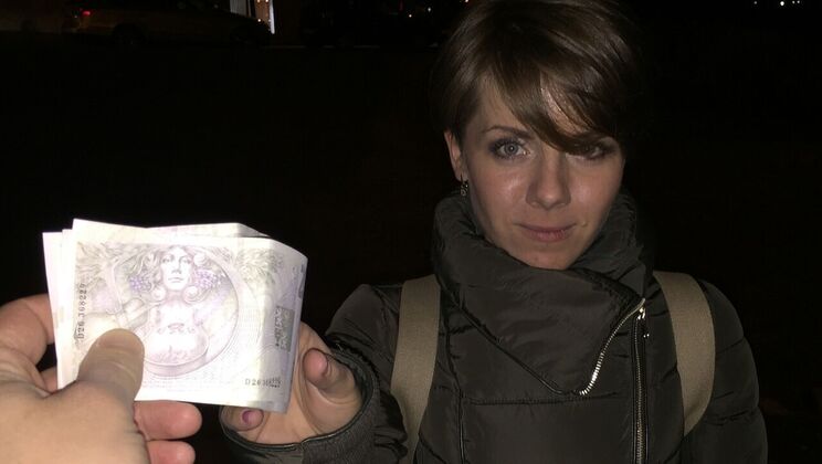 Doggystyle Fucking with Short Haired Girl in Outdoor