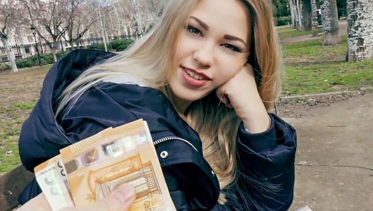 [PublicPickups] - Blonde Meets Nerd for Public Sex - Erik Everhard - Selvaggia