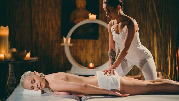 [MassageRooms] - Massage and Fisting with Pierced Girls - Julia Parker - Lexi Dona